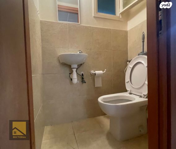 משרדים, מחניים, מרכז הכרמל, חיפה