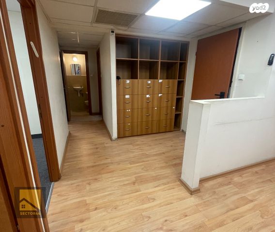 משרדים, מחניים, מרכז הכרמל, חיפה