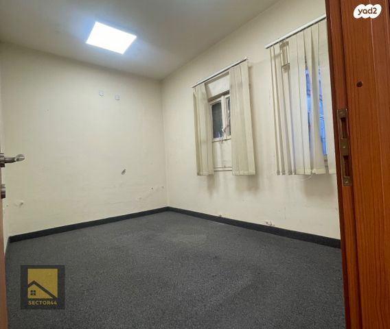 משרדים, מחניים, מרכז הכרמל, חיפה