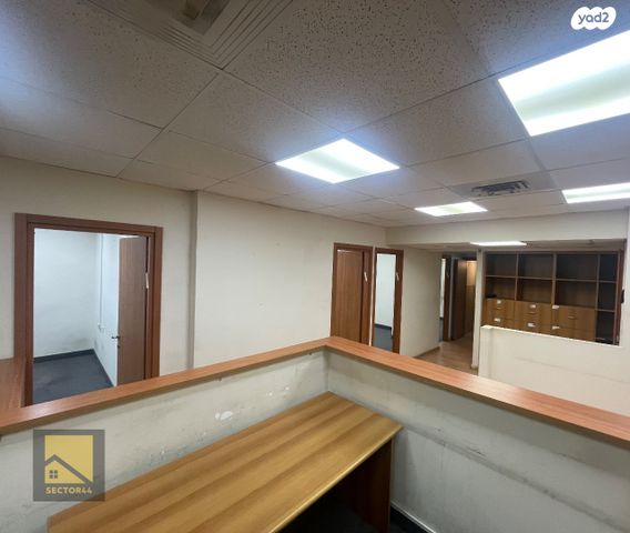 משרדים, מחניים, מרכז הכרמל, חיפה