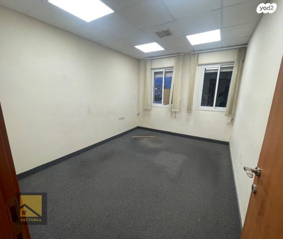 משרדים, מחניים, מרכז הכרמל, חיפה