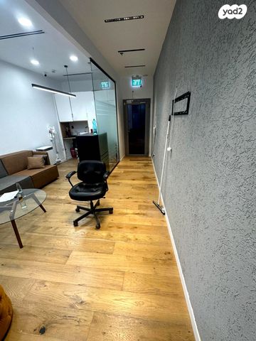 משרדים, תובל, רמת גן