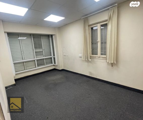 משרדים, מחניים, מרכז הכרמל, חיפה