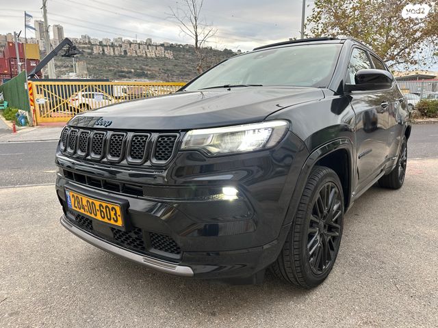 מודעת רכב ג'יפ קומפאס