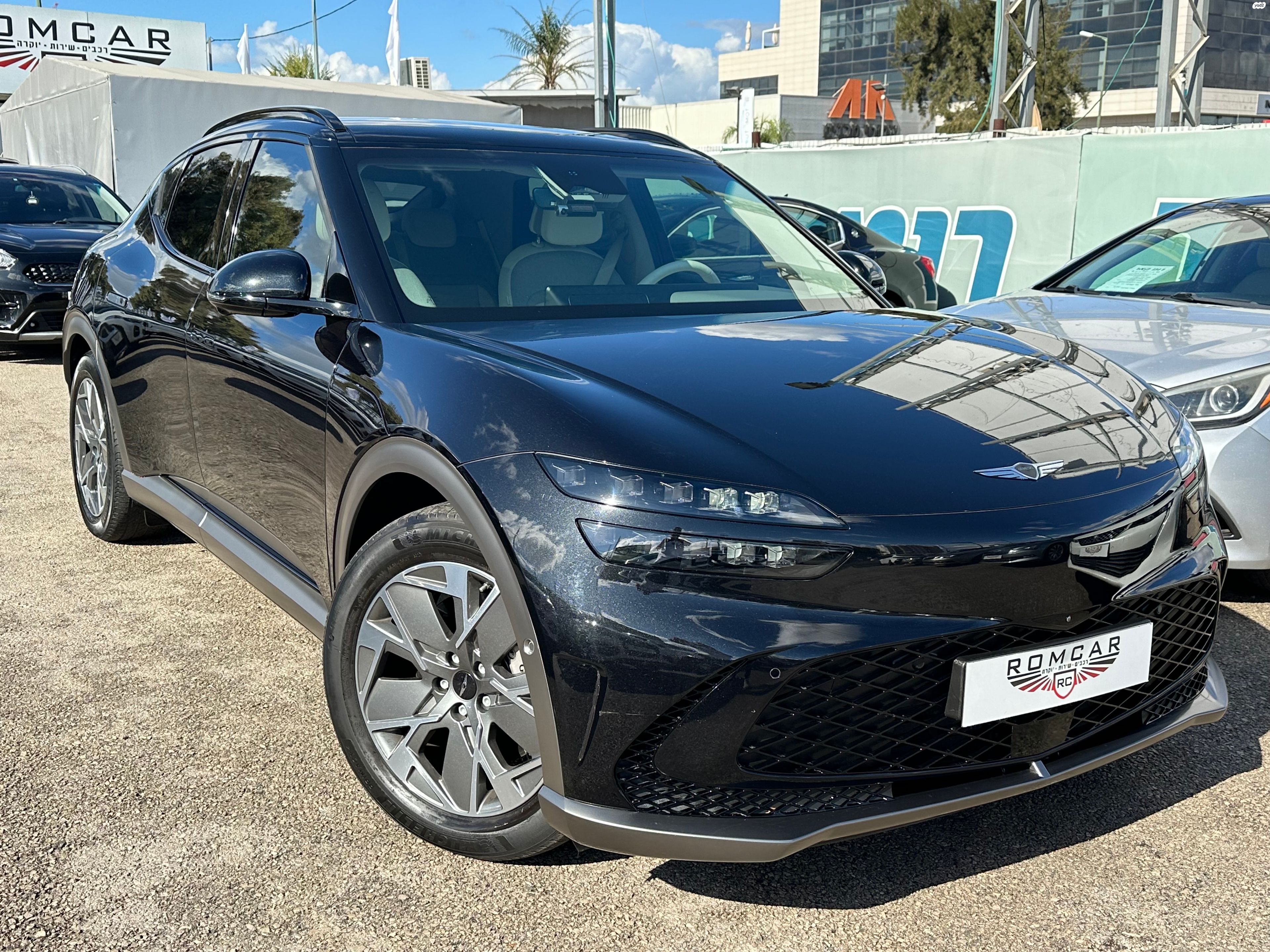 מודעת רכב ג'נסיס GV60