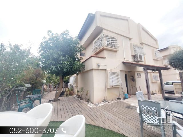 בית פרטי/ קוטג', הרותם, נאות הפרחים, גן יבנה