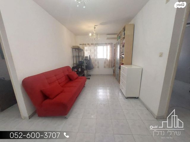 בית פרטי/ קוטג', הרותם, נאות הפרחים, גן יבנה