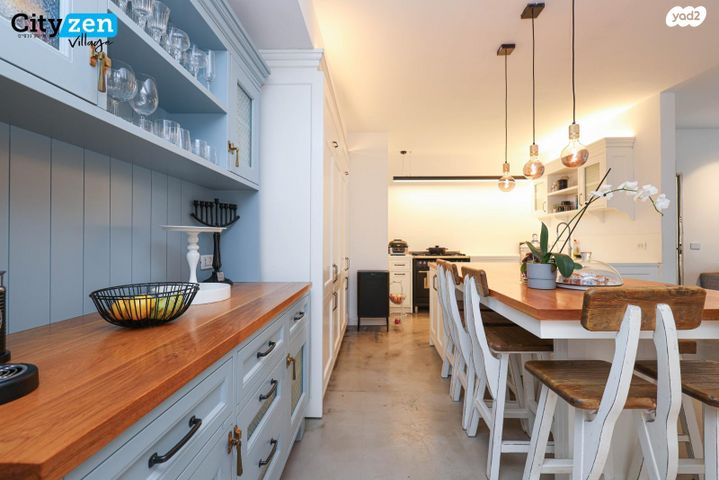 דירת גן, אבן יהודה