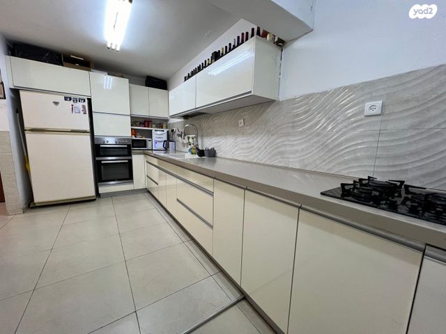 דירת גן, נתיבות