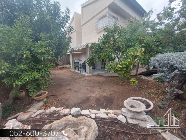 בית פרטי/ קוטג', הרותם, נאות הפרחים, גן יבנה