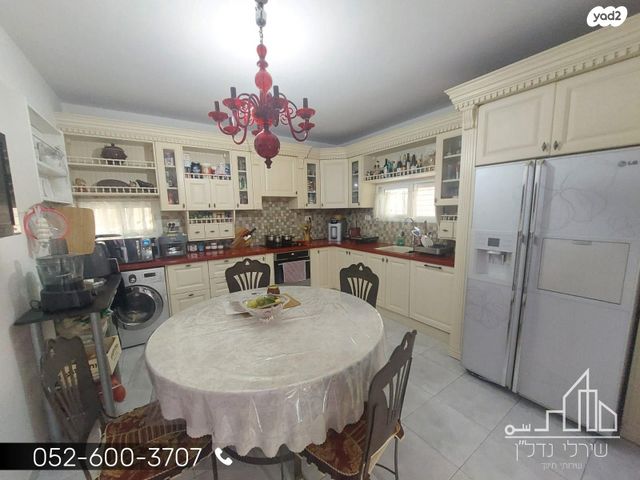 בית פרטי/ קוטג', הרותם, נאות הפרחים, גן יבנה