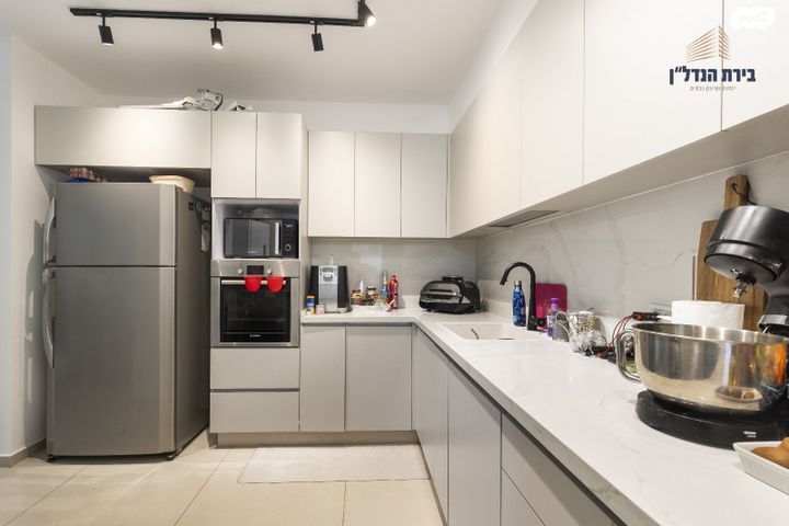 דירה, אבנר חי שאקי, גילה, ירושלים