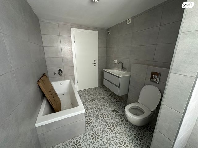 דופלקס, שיכוני מזרחי, כפר סבא