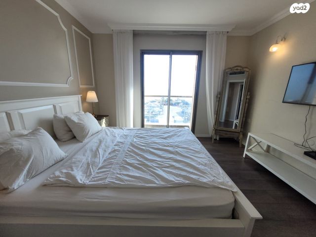 סאבלט, הרצליה