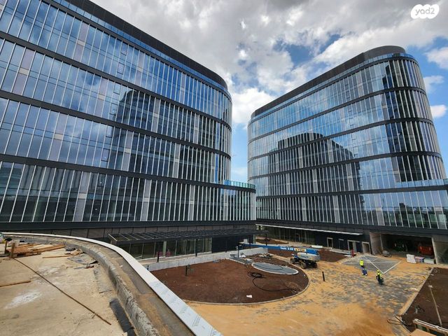 משרדים, קרית אונו