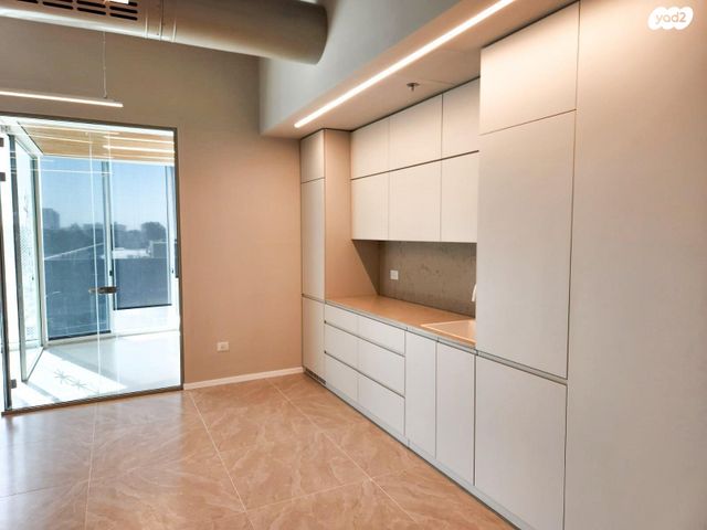 משרדים, צומת סביון, קרית אונו