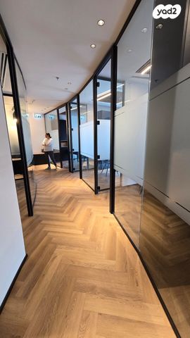 משרדים, קרית אונו