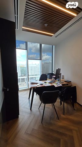 משרדים, קרית אונו