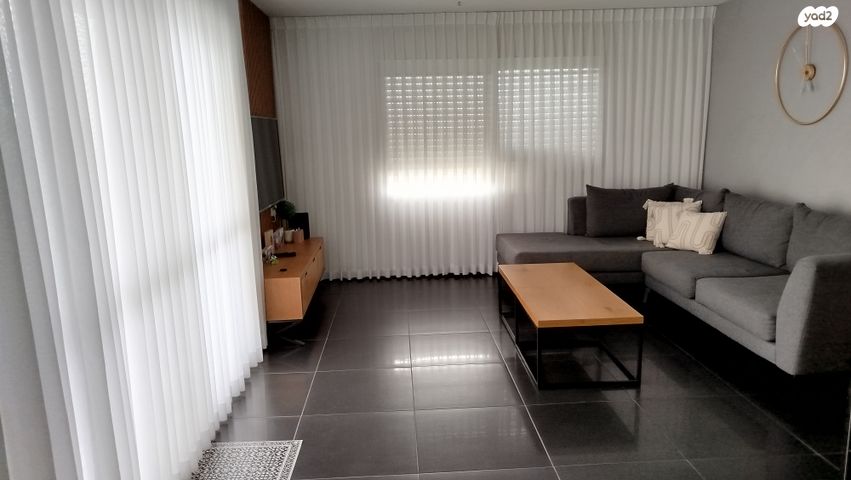 דירה, החרסית 8, נופי סלע, מעלה אדומים