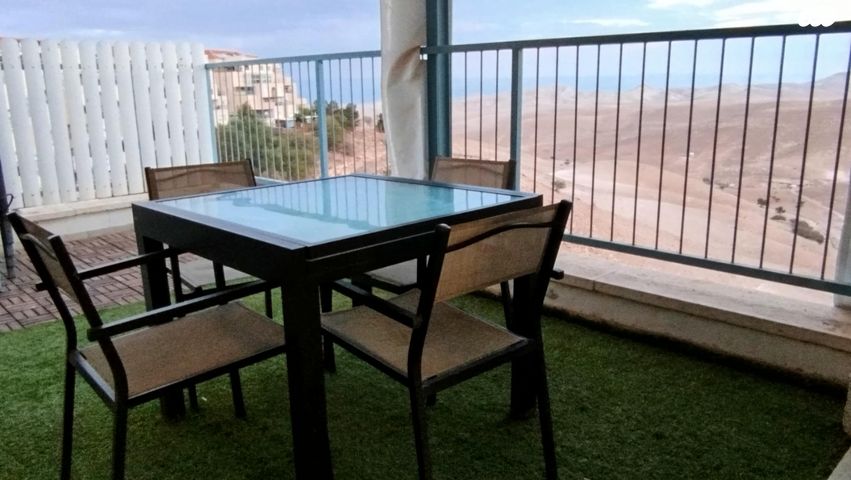 דירה, החרסית 8, נופי סלע, מעלה אדומים