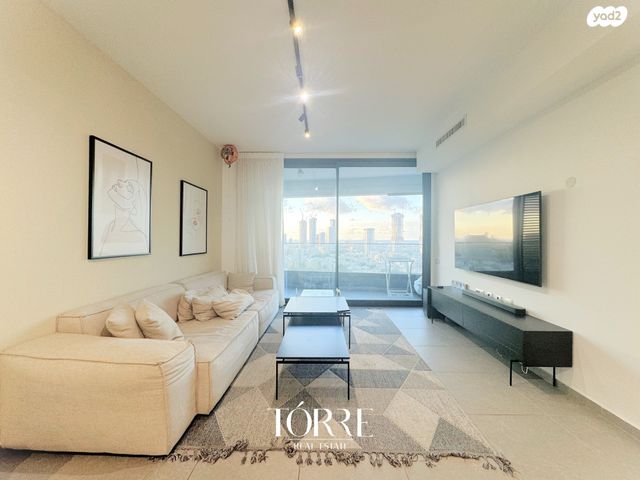 דרך מנחם בגין 158