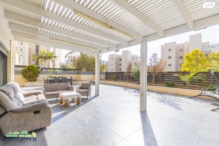 דירת גן, הרב מן ההר, חומת שמואל, הר חומה, ירושלים