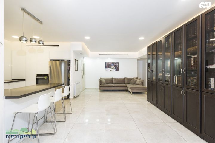 דירת גן, הרב מן ההר, חומת שמואל, הר חומה, ירושלים