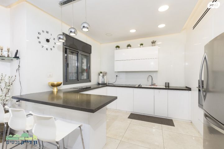 דירת גן, הרב מן ההר, חומת שמואל, הר חומה, ירושלים