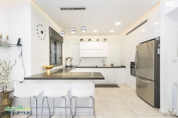 דירת גן, הרב מן ההר, חומת שמואל, הר חומה, ירושלים