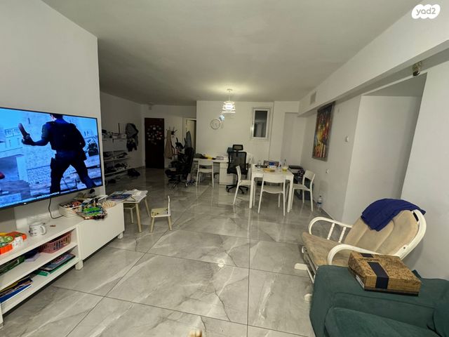 שדרות ירושלים 80