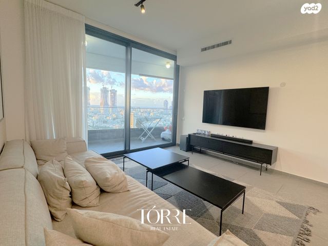 דירה, דרך מנחם בגין 158, מונטיפיורי, הרכבת, תל אביב יפו