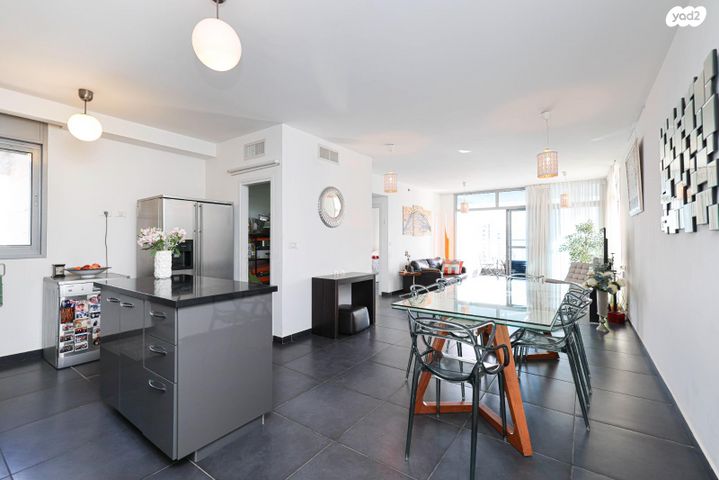 דירה, אריק לביא 1, עיר ימים, נתניה