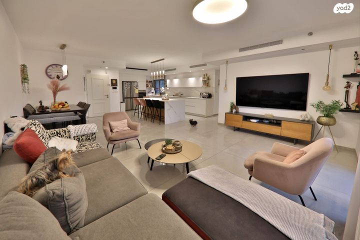 דירה, ש"י עגנון, משכנות האומנים, קרית מוצקין