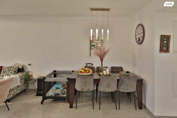 דירה, ש"י עגנון, משכנות האומנים, קרית מוצקין