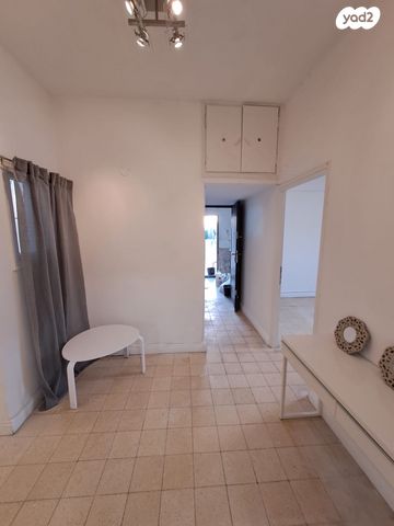 דירה, דרך שלמה, גבעת הרצל, אזור המלאכה יפו, תל אביב יפו