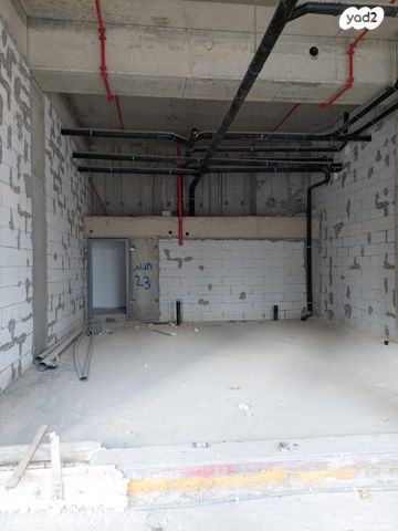 חנויות/ שטח מסחרי