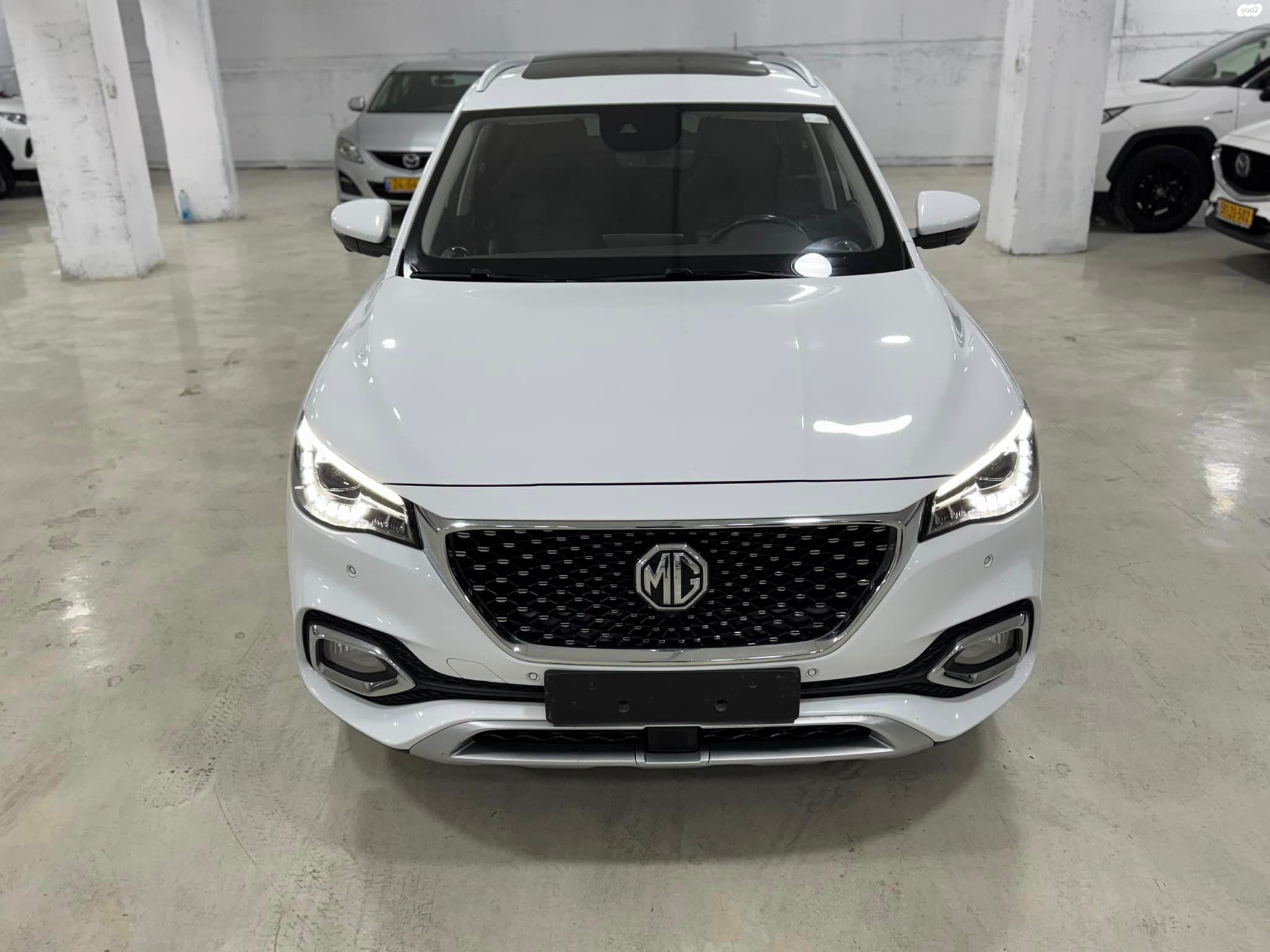 מודעת רכב אם ג'י EHS PHEV
