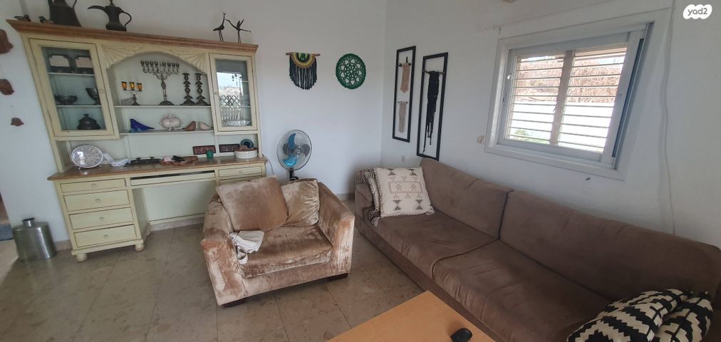 דו משפחתי, הדקל, עץ אפרים