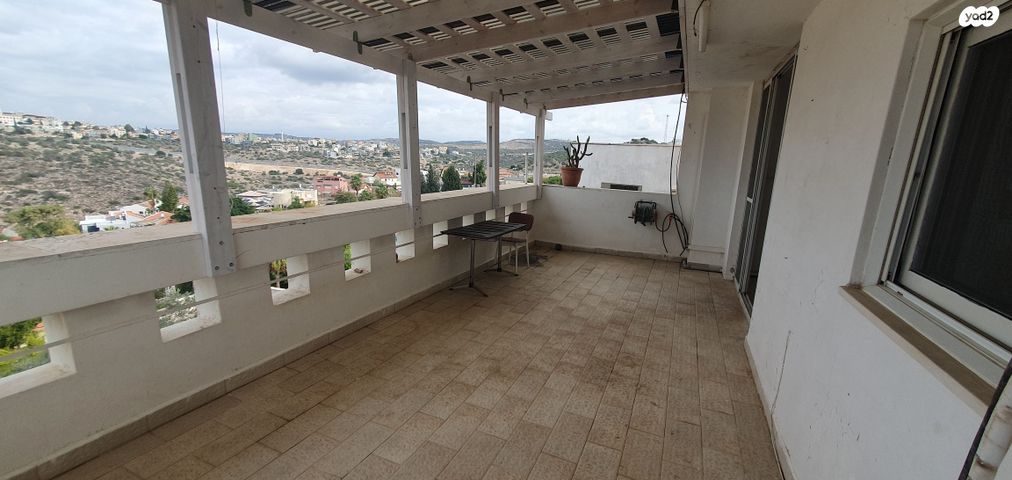 דו משפחתי, הדקל, עץ אפרים