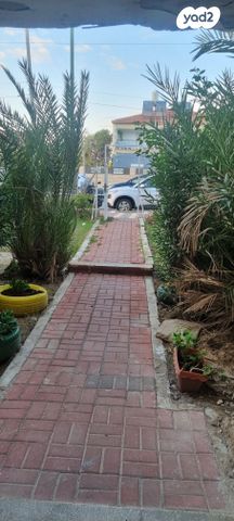 דירה, חיים נחמן ביאליק 11, שכונה ב', באר שבע