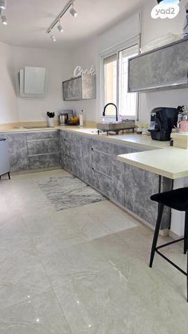 דירה, האלמוג, נופי סלע, מעלה אדומים