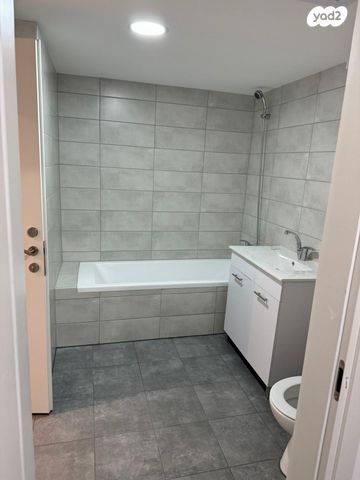 דירה, יצחק שמיר, רמת הדר, גבעת שמואל