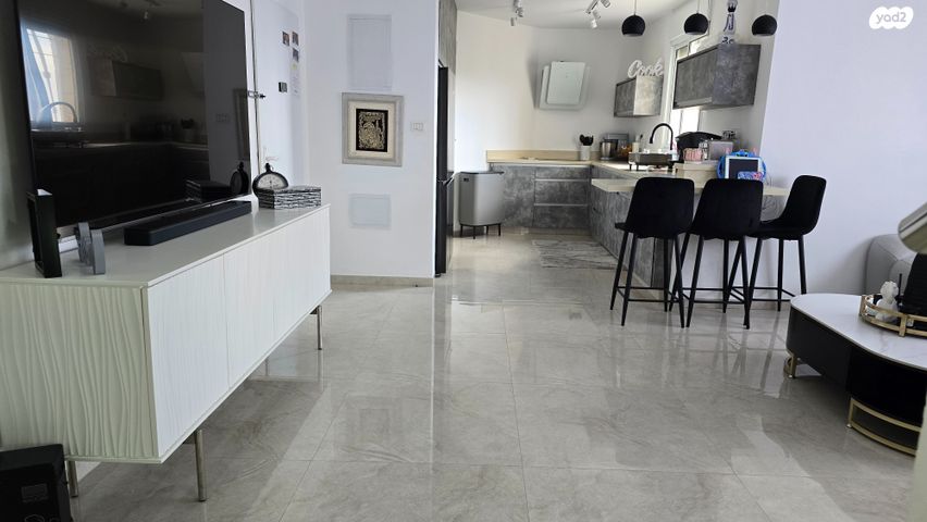 דירה, האלמוג, נופי סלע, מעלה אדומים