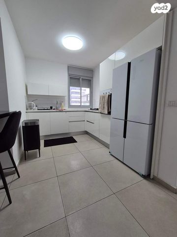 דירה, היינץ כהן, קרית אילון, חולון