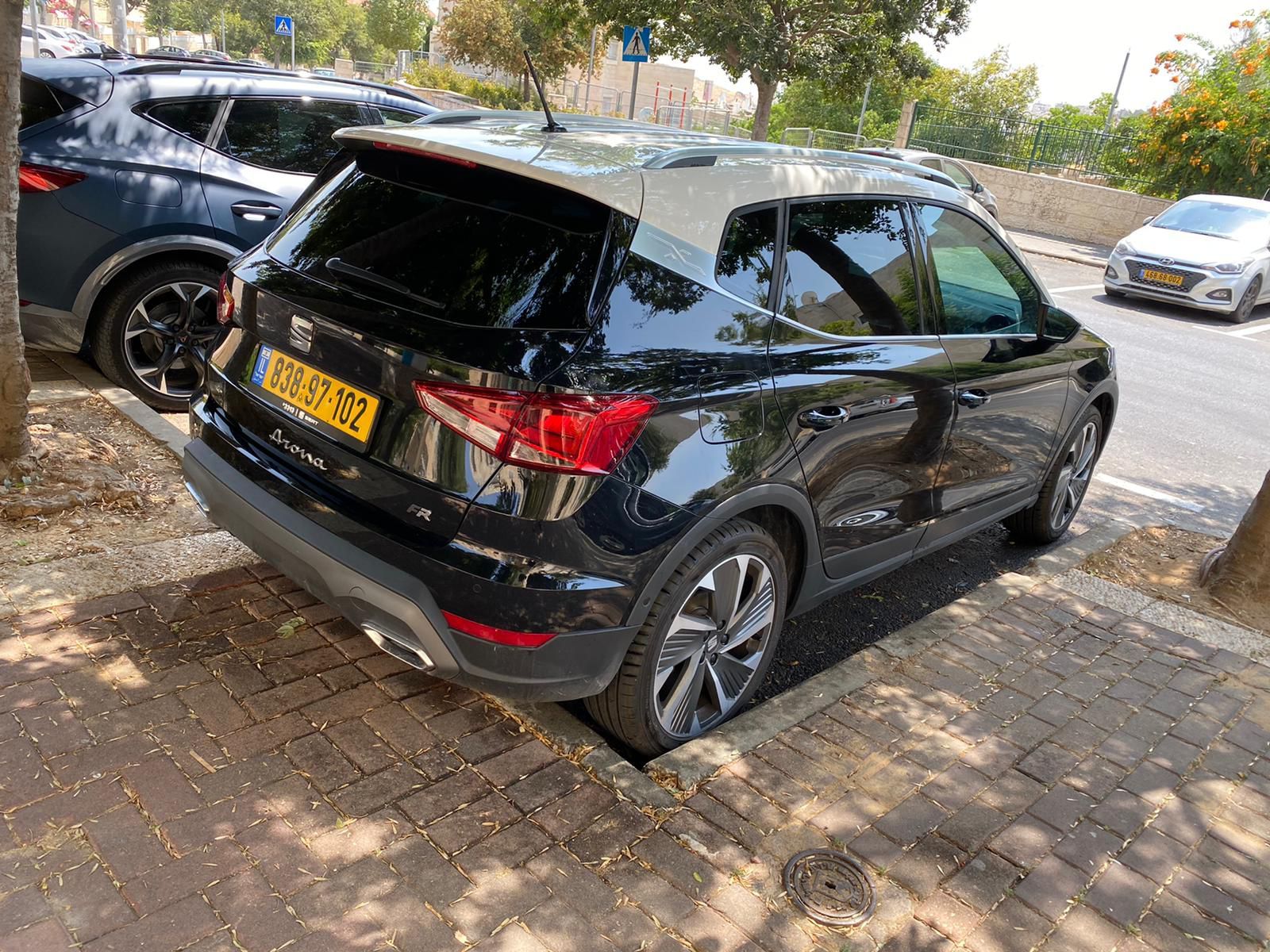 מודעת רכב סיאט ארונה