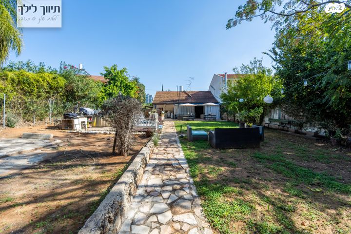 דו משפחתי, רמת השרון