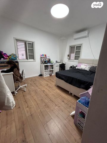 דירה, הגיבורים, מרכז העיר, חדרה