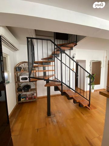 גג/ פנטהאוז, פנחס רוטנברג, נגבה, רמת גן