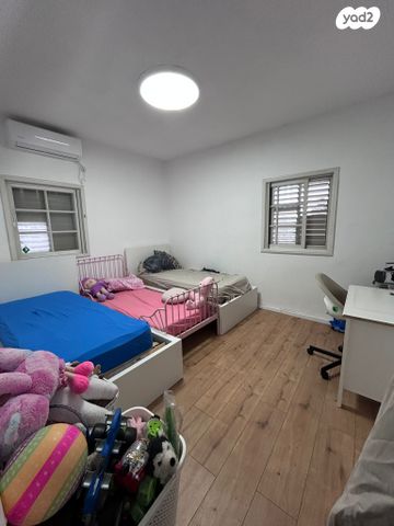 דירה, הגיבורים, מרכז העיר, חדרה