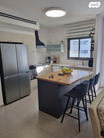 דירה, רקפת 27, הפרחים, חריש